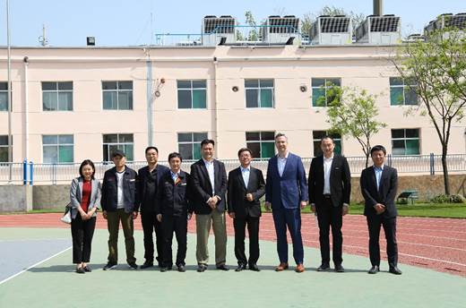 ��Ĭ����ס��������ܲ�Bob Sharp���а����ն�����Դ�ȱò�ů��Ŀ