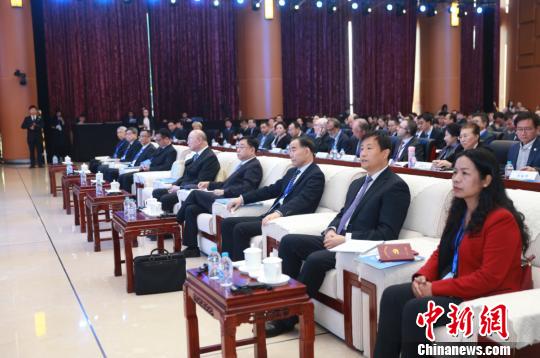 18日,“生态文明与人类命运共同体——首届普洱(国际)生态文明暨第四届普洱绿色发展论坛”在北京举行。 蒋涛 摄