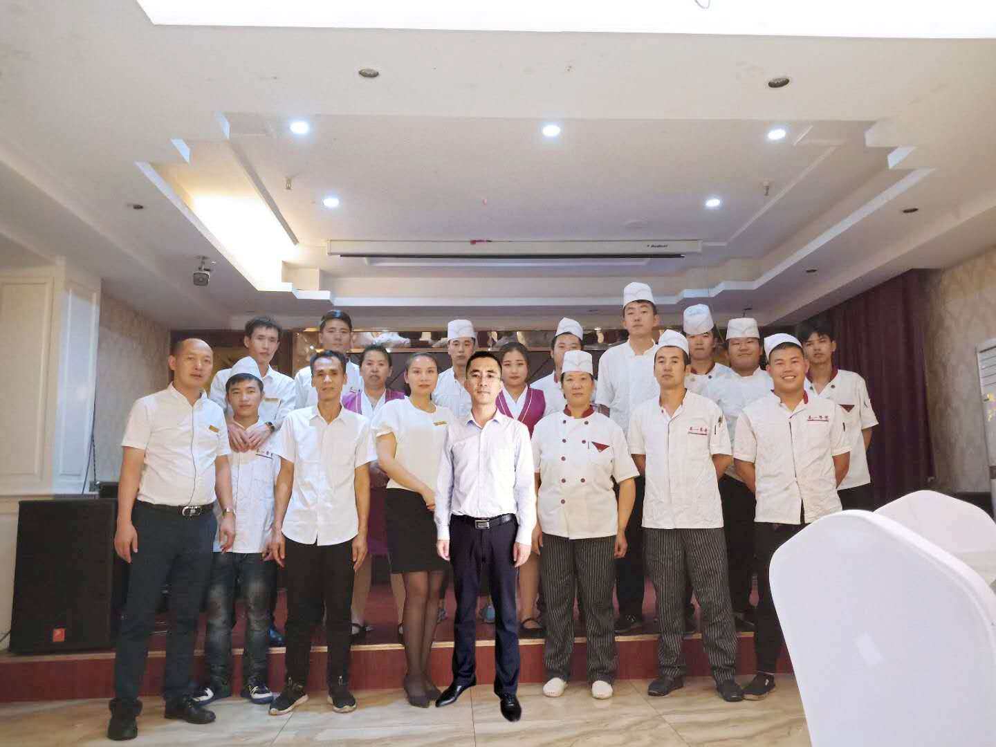 2018��8��8-9�պ�һ�����ɹ������г�ΰҵ���ʷ�����׶���ϵ