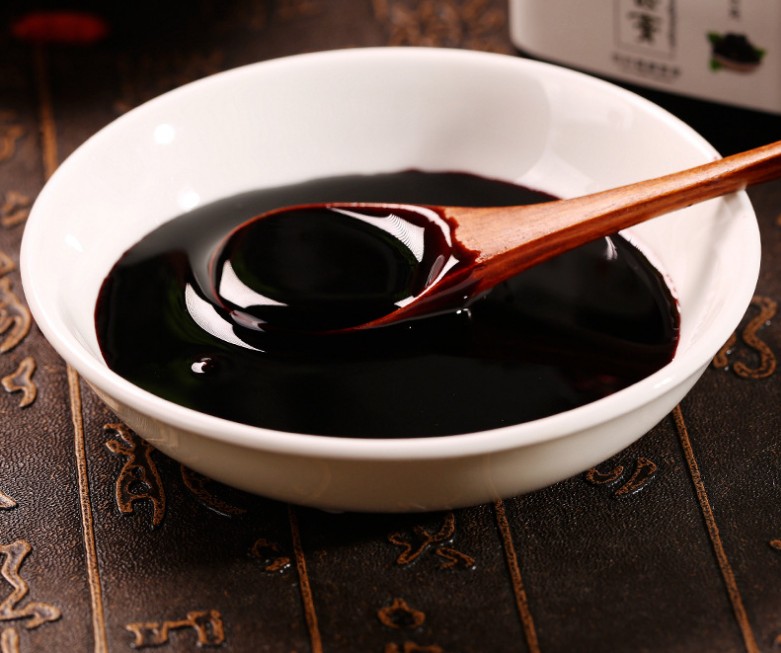 被誉为 口服的化妆品 新鲜黑桑葚传统手工炮制