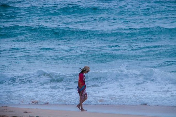 1499072440797531.jpg 海滩赶浪1.jpg