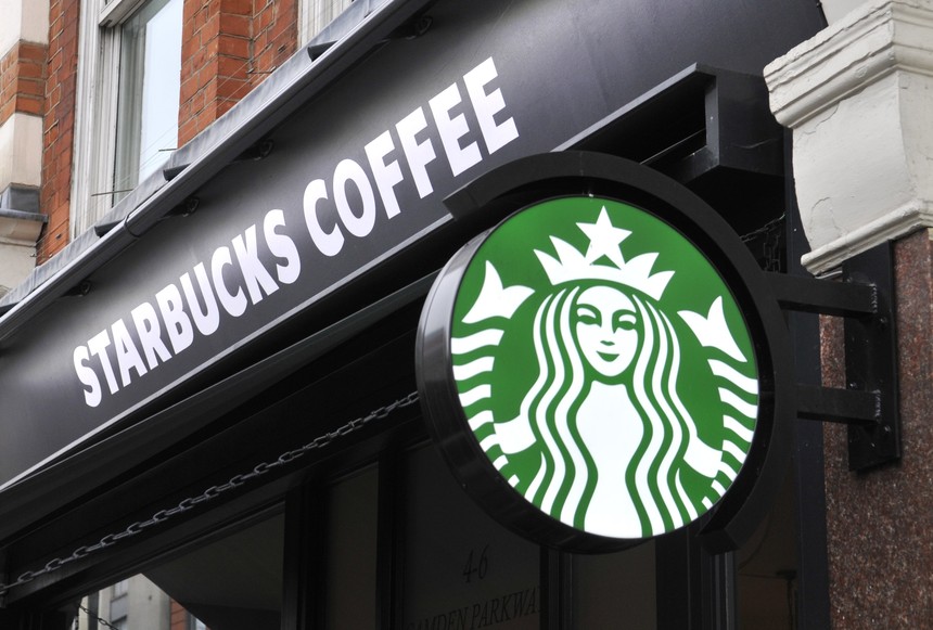 starbucks-valentines-frappuccinos.jpg