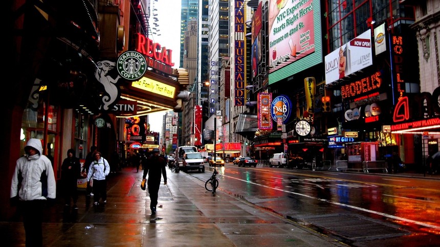 new_york_overcast_advertising_building_59533_1366x768.jpg