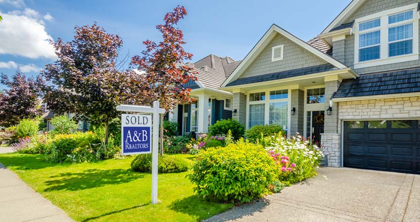 home-loan-green-lawn-house.jpg