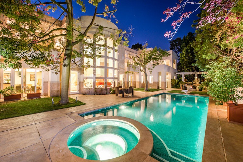 Contemporary-Luxury-Home-LA_1.jpeg