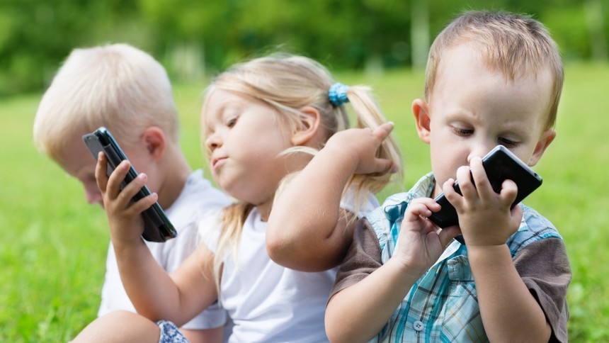 ChildOnSmartphone.jpg