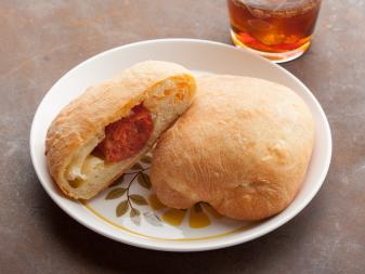 45_West-Virginia-Pepperoni-Roll-Recipe_s4x3.jpg.rend.hgtvcom.336.252.jpeg