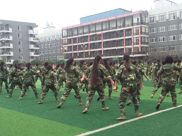 成都高铁学校 成都高铁学校