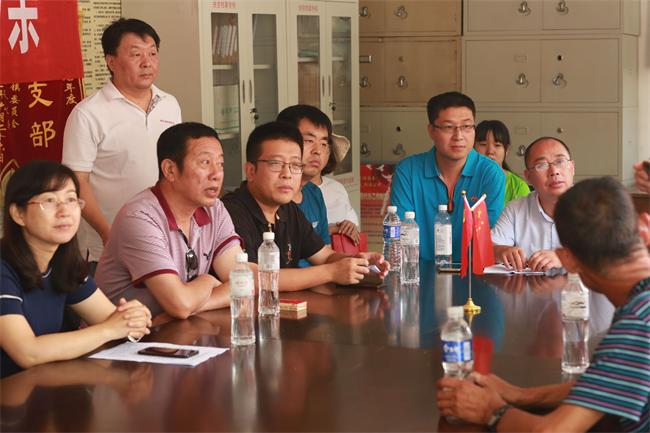 8月4日,农工党市委专职副主委张卫星带领农工党保定机关支委会,河北