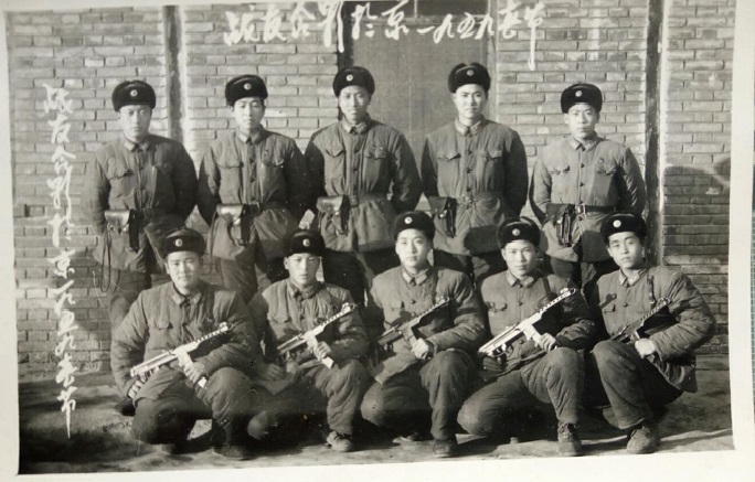 1959年春节战友合影