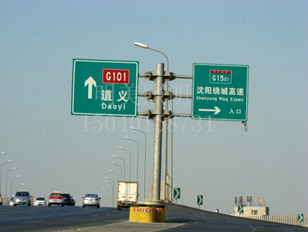 (bio)־U008.jpg