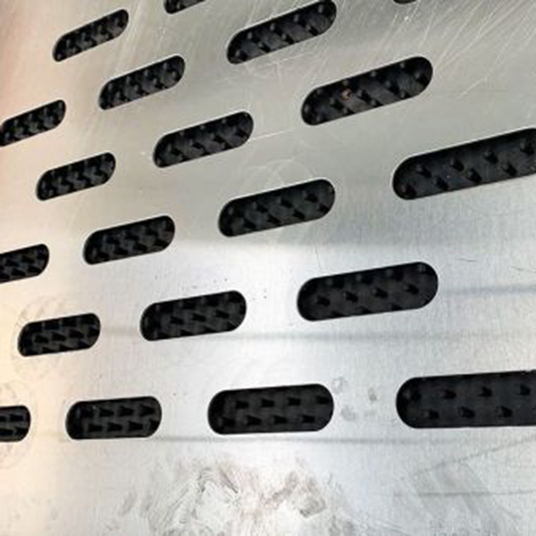 冲孔铝单板是怎么生产的