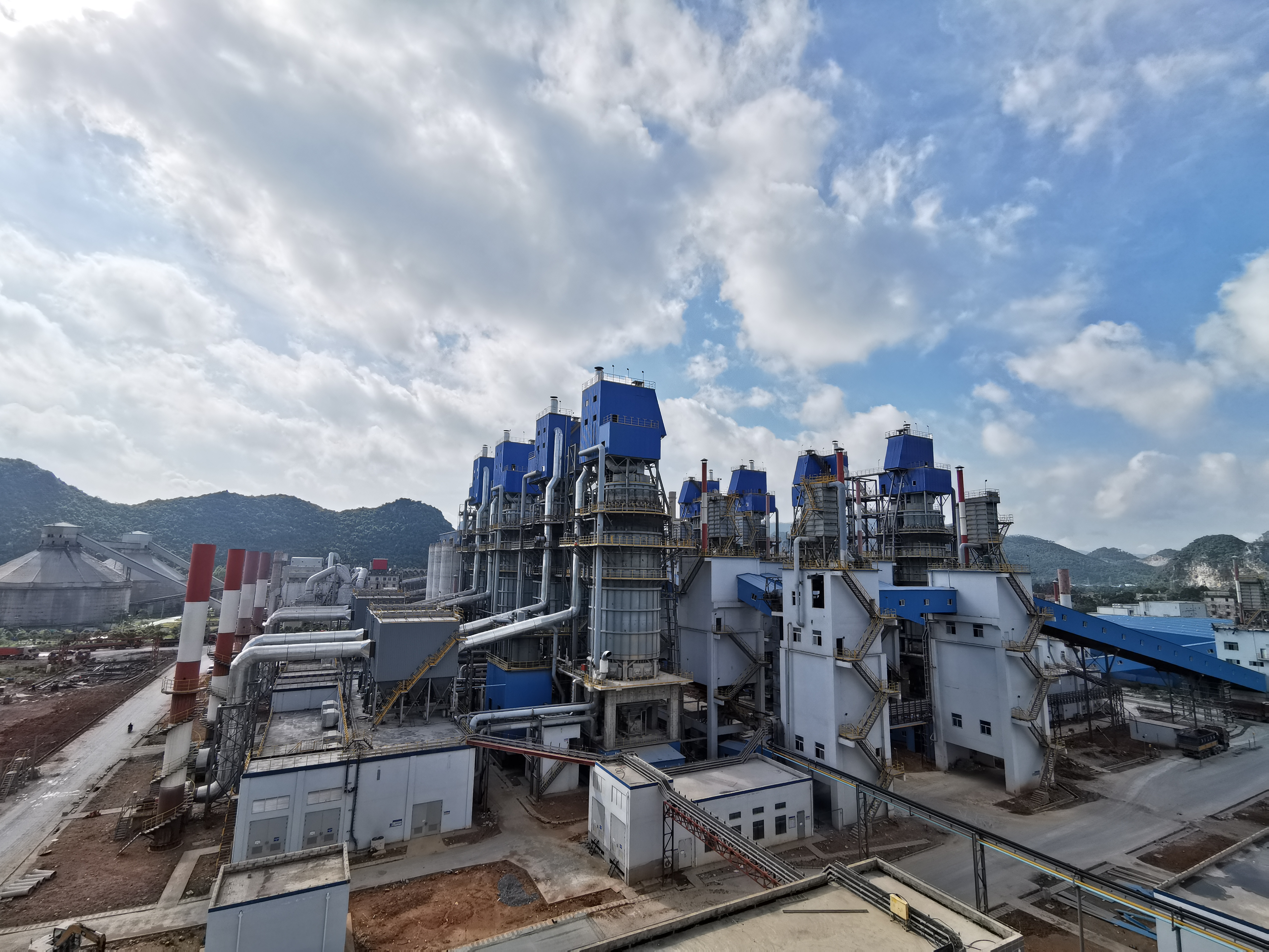 兴业柳钢项目  8*600T/D双膛竖窑