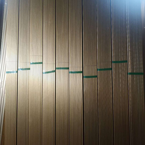 三角龙骨