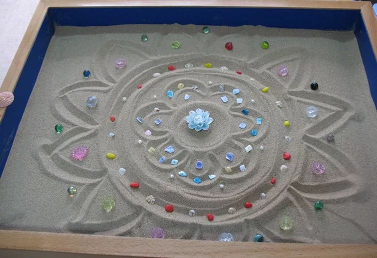 沙盘游戏对"儿童心理问题"的两大功用 | 钟向阳