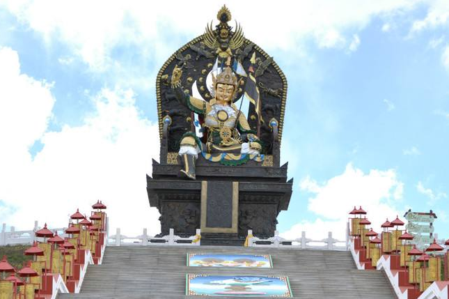 格萨尔王狮龙宫殿