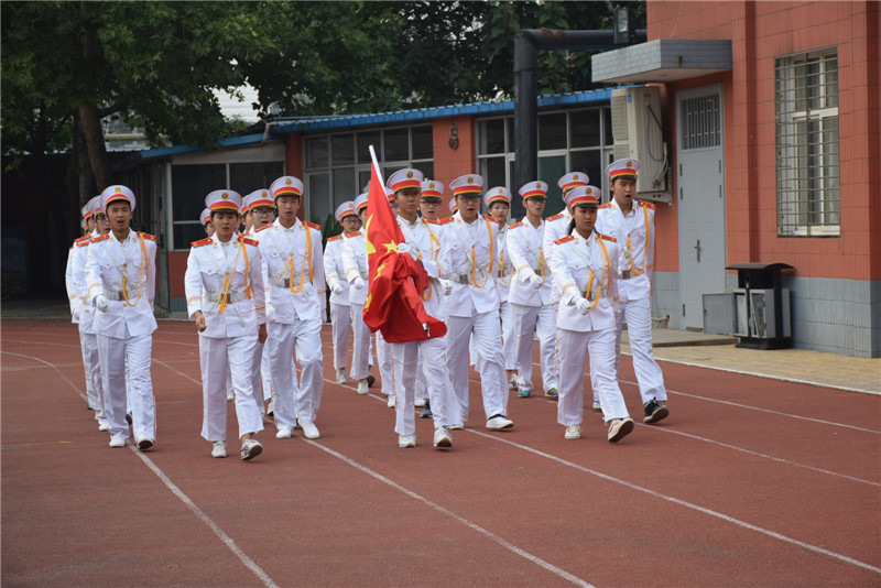 保定市田家炳中学校服图片