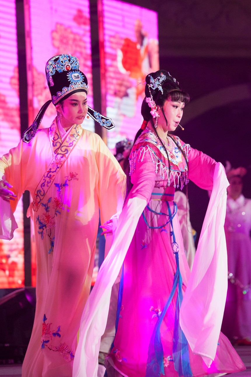 越剧大联唱《追鱼观灯》