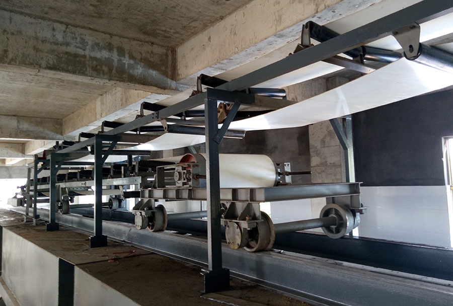 周口化工厂可逆配仓带式输送机客户现场