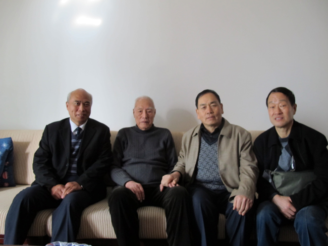 照片4 :拜访原54 师杨广顺副师长.