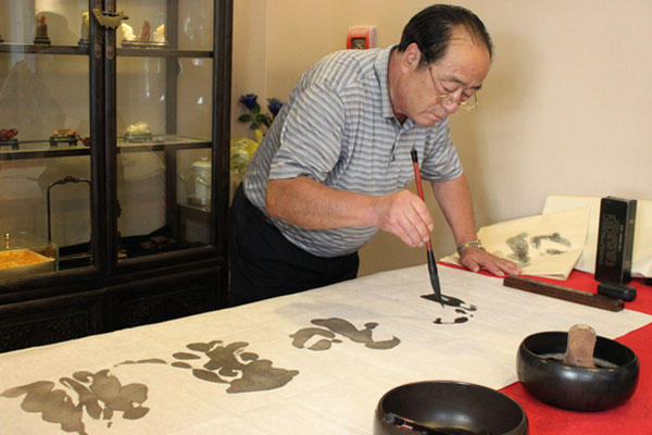 院士中心  书法 山野山野,原名王逊之,1944年出生于西安.