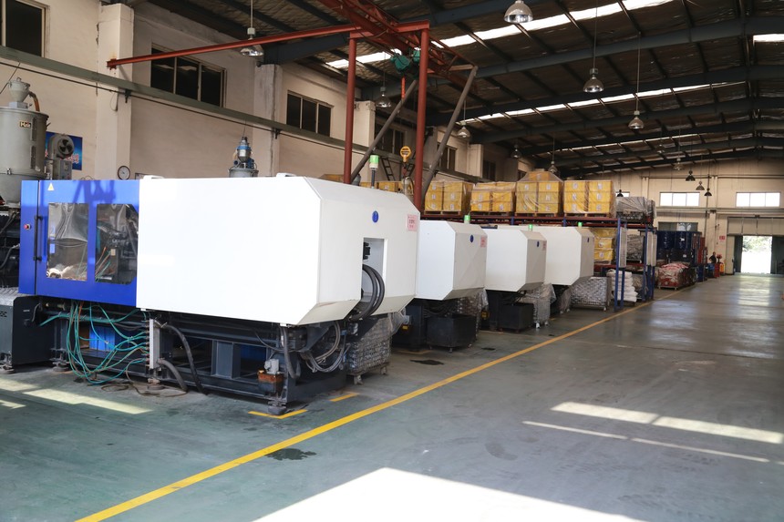 全自动化注塑机