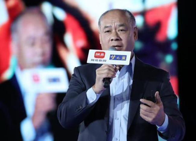 专注体育公益事业的创始人李宁,不得不亲自出马,出任ceo,打响一场品牌