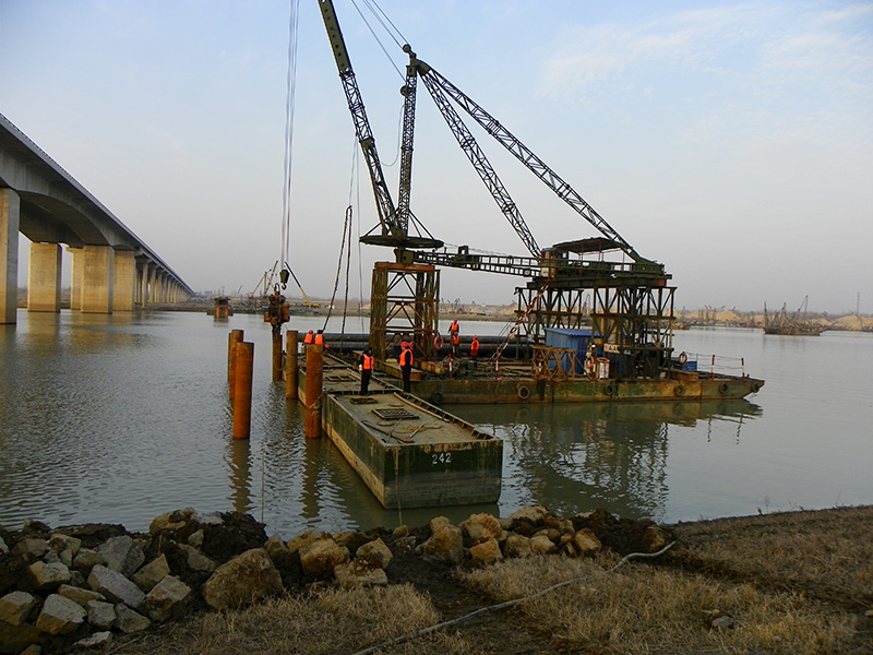 浮箱打桩_芜湖市扬子航道工程有限公司