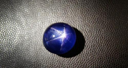 世界上最大星光蓝宝石多重
